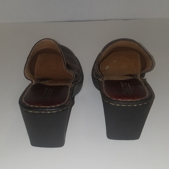 Born Leather Clogs, Women's Size 7. - Picture 4 of 7
